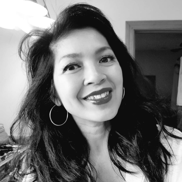 Meet your Posher! - Picture 1 of 5